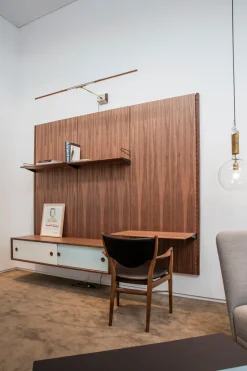 House of Finn Juhl 46 Armchair, valnød af Finn Juhl><noscript><img width=