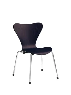 Fritz Hansen 3177 Barnestol, Serie 7 af Arne Jacobsen><noscript><img width=