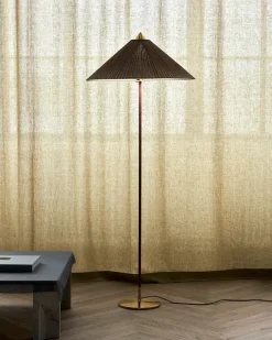 GUBI 9602 Gulvlampe i Bambus fra> Gulvlamper|Spots