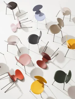 Fritz Hansen 3101 Myren Stol lakeret af Arne Jacobsen><noscript><img width=