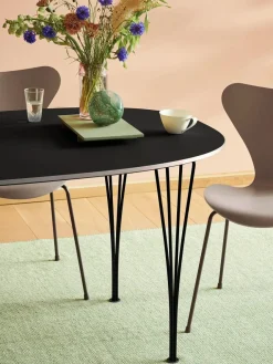 Fritz Hansen 3107 Serie 7 stol i farvet ask af Arne Jacobsen><noscript><img width=