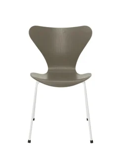 Fritz Hansen 3107 Serie 7 stol i farvet ask af Arne Jacobsen><noscript><img width=
