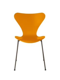 Fritz Hansen 3107 Serie 7 stol lakeret af Arne Jacobsen><noscript><img width=