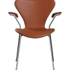 Fritz Hansen 3207 stol m/armlæn, fuldpolstret Soft læder cognac/krom stel af Arne Jacobsen> Spisebordsstole