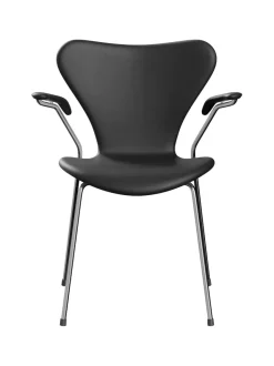 Fritz Hansen 3207 stol m/armlæn, fuldpolstret Essential læder valnød/sort stel af Arne Jacobsen> Spisebordsstole