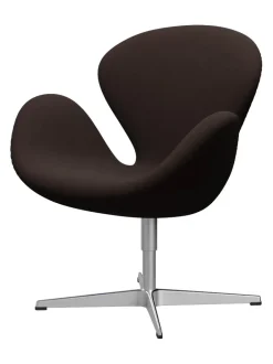 Fritz Hansen 3320 Svanen i stof (prisgruppe 1) af Arne Jacobsen><noscript><img width=
