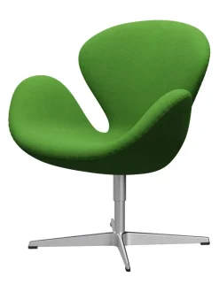 Fritz Hansen 3320 Svanen i stof (prisgruppe 1) af Arne Jacobsen><noscript><img width=