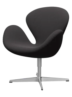 Fritz Hansen 3320 Svanen i stof (prisgruppe 1) af Arne Jacobsen><noscript><img width=