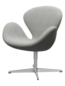 Fritz Hansen 3320 Svanen i stof (prisgruppe 1) af Arne Jacobsen><noscript><img width=