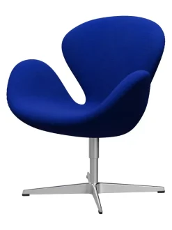 Fritz Hansen 3320 Svanen i stof (prisgruppe 1) af Arne Jacobsen><noscript><img width=