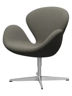 Fritz Hansen 3320 Svanen i stof (prisgruppe 1) af Arne Jacobsen><noscript><img width=