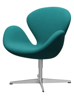 Fritz Hansen 3320 Svanen i stof (prisgruppe 1) af Arne Jacobsen><noscript><img width=