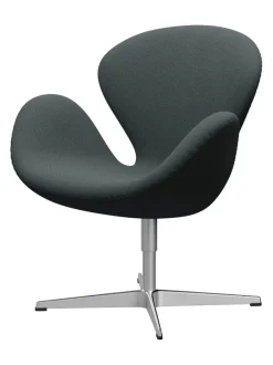 Fritz Hansen 3320 Svanen i stof (prisgruppe 1) af Arne Jacobsen><noscript><img width=