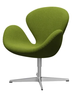 Fritz Hansen 3320 Svanen i stof (prisgruppe 1) af Arne Jacobsen><noscript><img width=