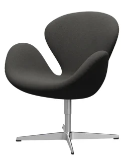 Fritz Hansen 3320 Svanen i stof (prisgruppe 1) af Arne Jacobsen><noscript><img width=