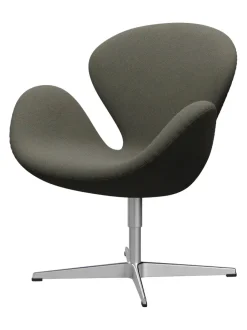 Fritz Hansen 3320 Svanen i stof (prisgruppe 1) af Arne Jacobsen><noscript><img width=