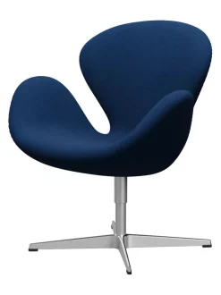 Fritz Hansen 3320 Svanen i stof (prisgruppe 1) af Arne Jacobsen><noscript><img width=