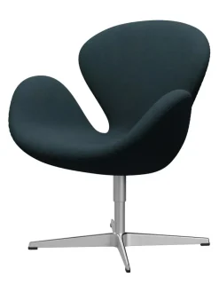 Fritz Hansen 3320 Svanen i stof (prisgruppe 1) af Arne Jacobsen><noscript><img width=