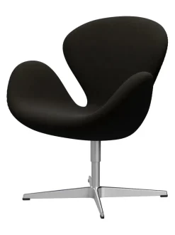 Fritz Hansen 3320 Svanen i stof (prisgruppe 1) af Arne Jacobsen><noscript><img width=