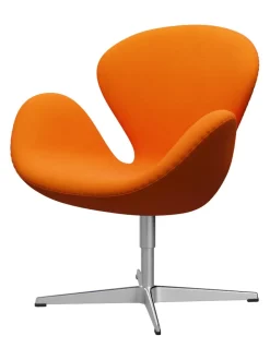Fritz Hansen 3320 Svanen i stof (prisgruppe 1) af Arne Jacobsen><noscript><img width=