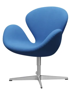 Fritz Hansen 3320 Svanen i stof (prisgruppe 1) af Arne Jacobsen><noscript><img width=