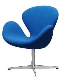 Fritz Hansen 3320 Svanen i stof (prisgruppe 1) af Arne Jacobsen><noscript><img width=