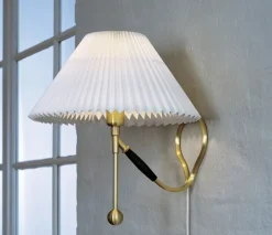 Le Klint 306 Væg/bordlampe fra><noscript><img width=