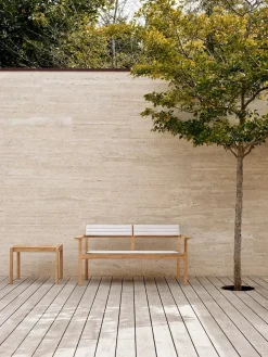 Carl Hansen & Søn AH911 Outdoor Sidebord/Skammel fra><noscript><img width=
