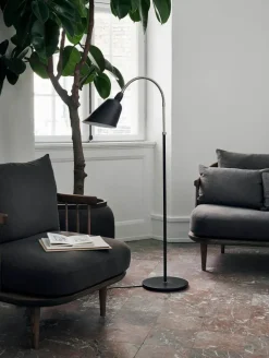 &Tradition AJ7 Bellevue gulvlampe af Arne Jacobsen> Gulvlamper|Spots