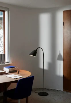 &Tradition AJ7 Bellevue gulvlampe af Arne Jacobsen><noscript><img width=