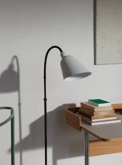 &Tradition AJ7 Bellevue gulvlampe af Arne Jacobsen><noscript><img width=