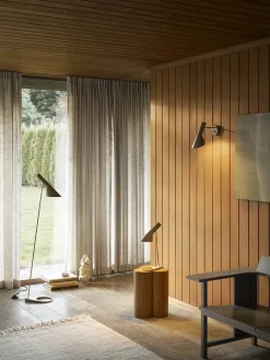 Louis Poulsen AJ Mini Table Lamp, grey/brass af Arne Jacobsen> Spots