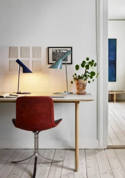 Louis Poulsen AJ Mini Table Lamp, grey/brass af Arne Jacobsen><noscript><img width=