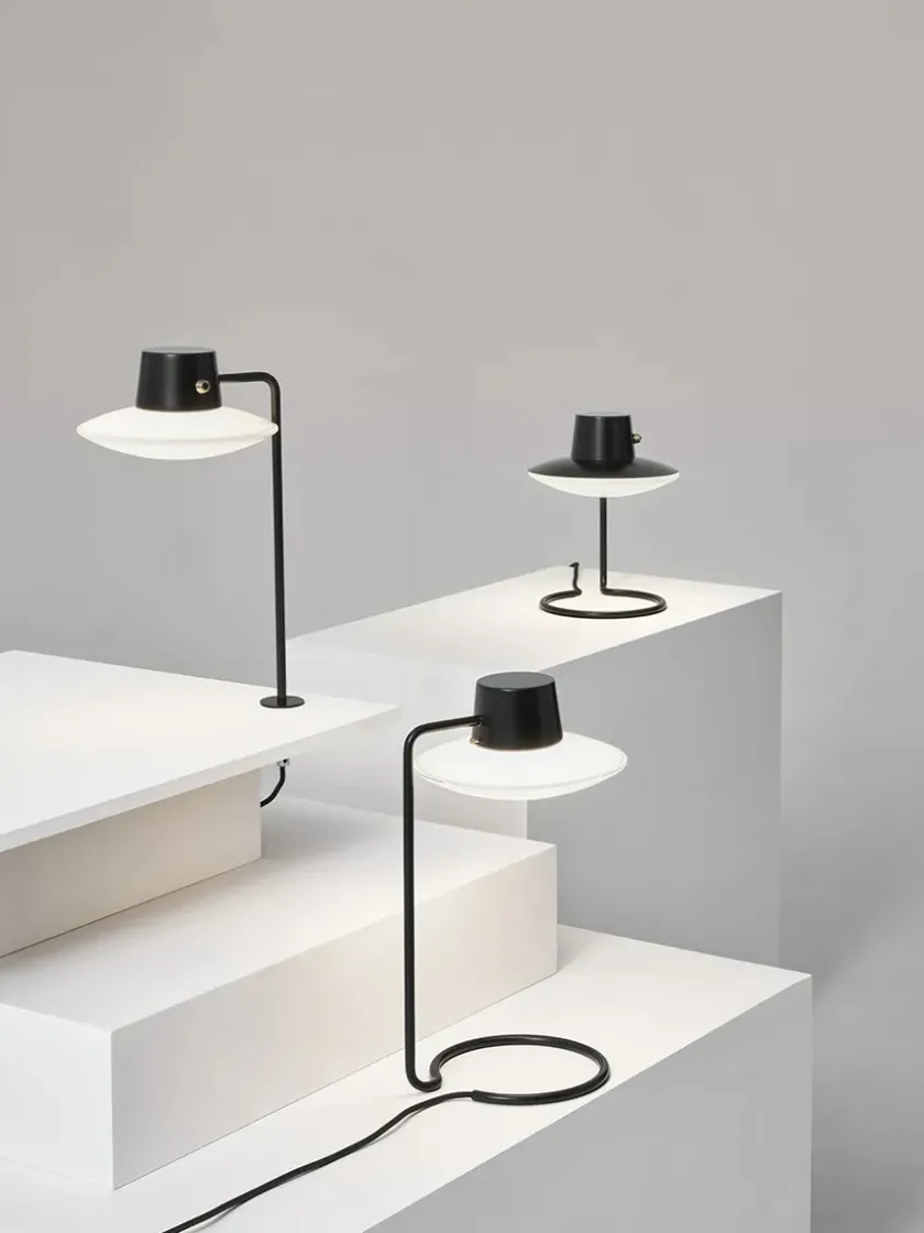 Louis Poulsen AJ Oxford 410 Bordlampe på pind fra> Spots