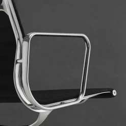 Vitra Aluminium Chair EA 117 Kontorstol, sort læder fra><noscript><img width=