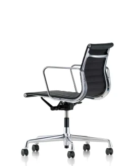 Vitra Aluminium Chair EA 117 Kontorstol, sort læder fra><noscript><img width=