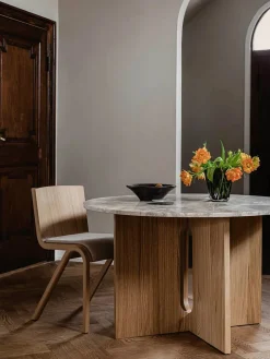 Audo Copenhagen Androgyne Dining Table Ø120 dark stained oak fra><noscript><img width=