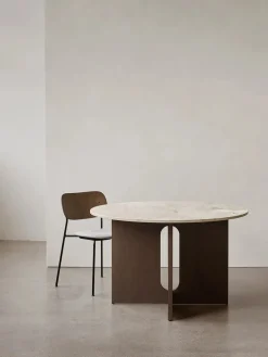 Audo Copenhagen Androgyne Dining Table Ø120 dark stained oak fra><noscript><img width=