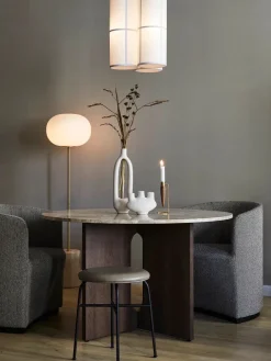 Audo Copenhagen Androgyne Dining Table Ø120 dark stained oak, sand sten fra> Spiseborde