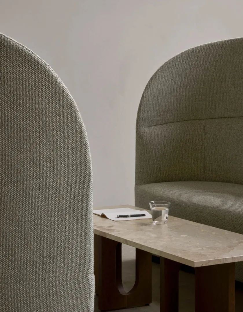 Audo Copenhagen Androgyne Lounge Table, Wood fra> Sofaborde