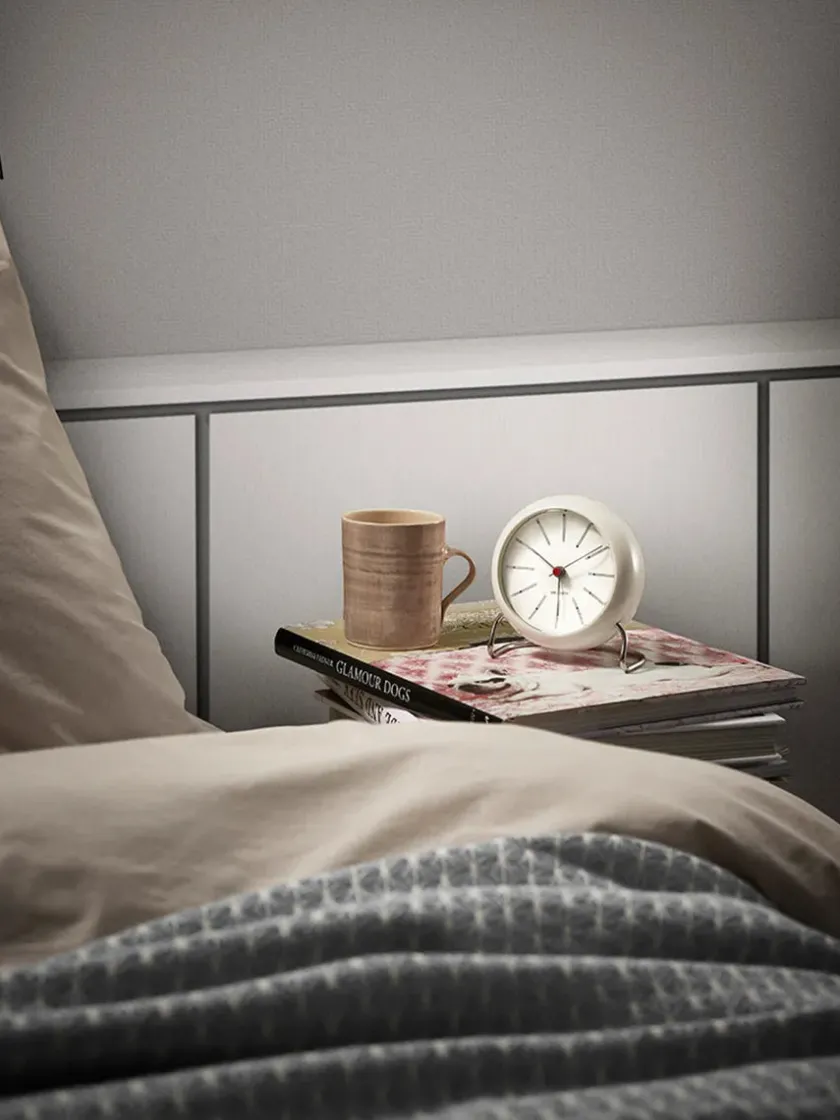 Arne Jacobsen Clocks Bankers Bordur, hvid af Arne Jacobsen> Gaver Til Ham