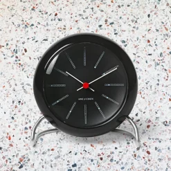 Arne Jacobsen Clocks Bankers Bordur, hvid af Arne Jacobsen><noscript><img width=