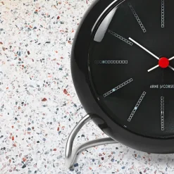 Arne Jacobsen Clocks Bankers Bordur, hvid af Arne Jacobsen><noscript><img width=