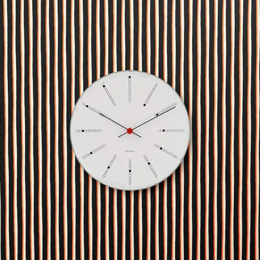 Arne Jacobsen Clocks Bankers club vægur af Arne Jacobsen (Ø: 16)> Gaver Til Ham|Vægure