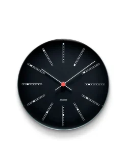 Arne Jacobsen Clocks Bankers club vægur af Arne Jacobsen i sort (Ø: 29)> Gaver Til Ham|Vægure