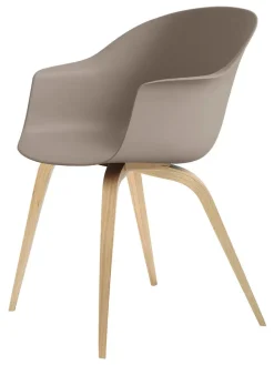 GUBI Bat Spisestol, wood base fra> Spisebordsstole