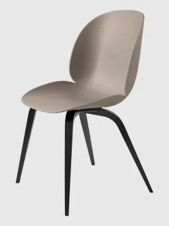 GUBI Beetle Chair, upolstret fra><noscript><img width=