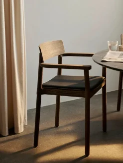 &Tradition Betty TK11 Spisebordsstol, eg/cognac læder fra> Spisebordsstole