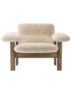 Audo Copenhagen Brasilia Lounge Chair, low back, sheepskin fra><noscript><img width=