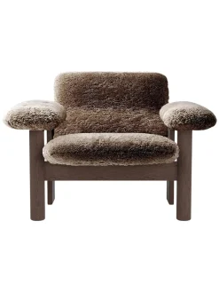 Audo Copenhagen Brasilia Lounge Chair, low back, sheepskin fra><noscript><img width=